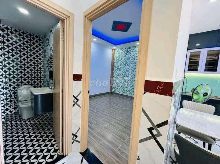 Bán nhà gần chợ Mỹ Hạnh DT 58m2, SHR,3PN 3WC full nội thất 