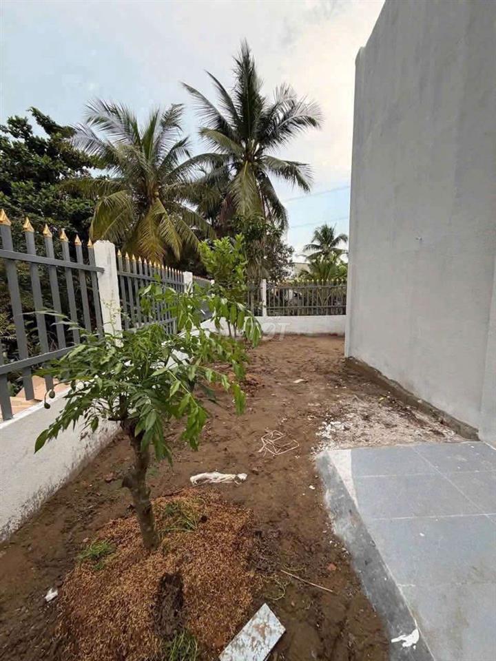 cần bán gấp nhà và đất 300thổ cư  xá Phước Lâm 