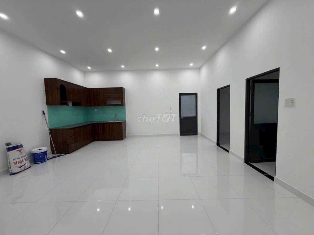 cần bán gấp nhà và đất 300thổ cư  xá Phước Lâm 