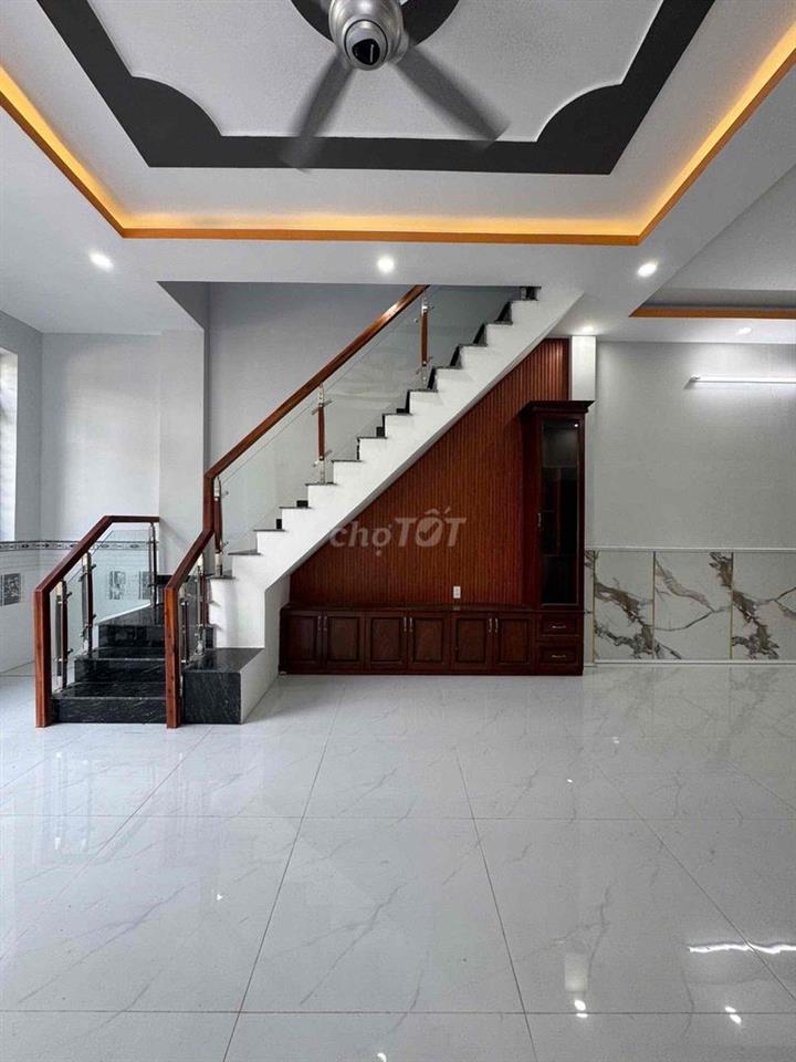 CHÍNH CHỦ BÁN NHÀ TẶNG NỘI THẤT