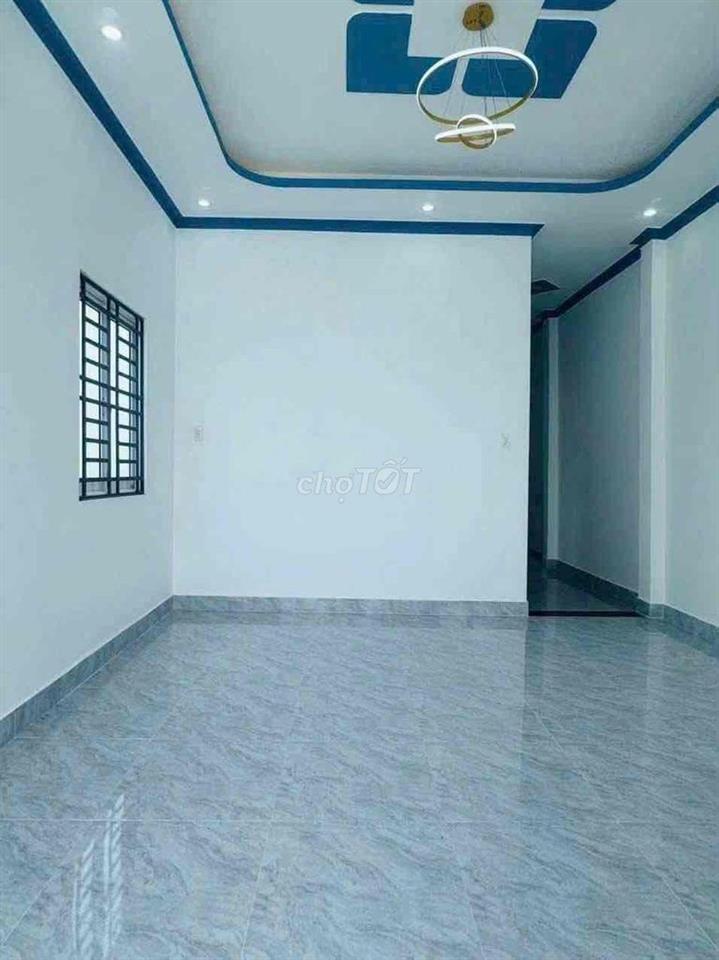 Nhà mặt tiền đường nhựa gần ngã ba tân kim chủ đang ngộp
