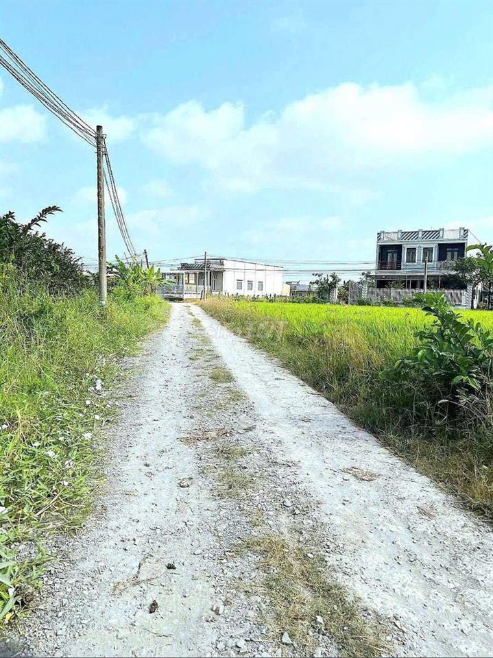 quá rẻ, 550tr sở hữu 410m2 đất có 100m2 thổ View Kênh