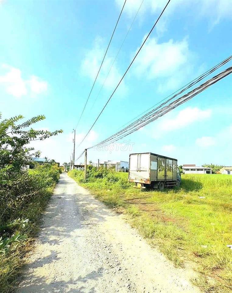 quá rẻ, 550tr sở hữu 410m2 đất có 100m2 thổ View Kênh