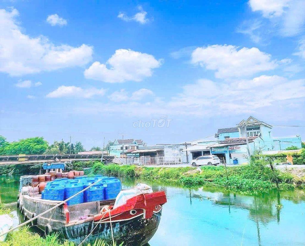 Hàng Vip, chỉ 810tr sở hữu 550m² đất vườn view Sông Vàm Cỏ