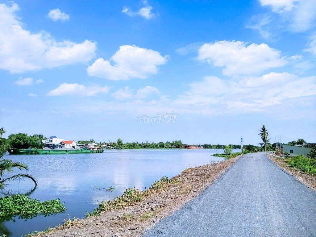 Hàng Vip, chỉ 810tr sở hữu 550m² đất vườn view Sông Vàm Cỏ