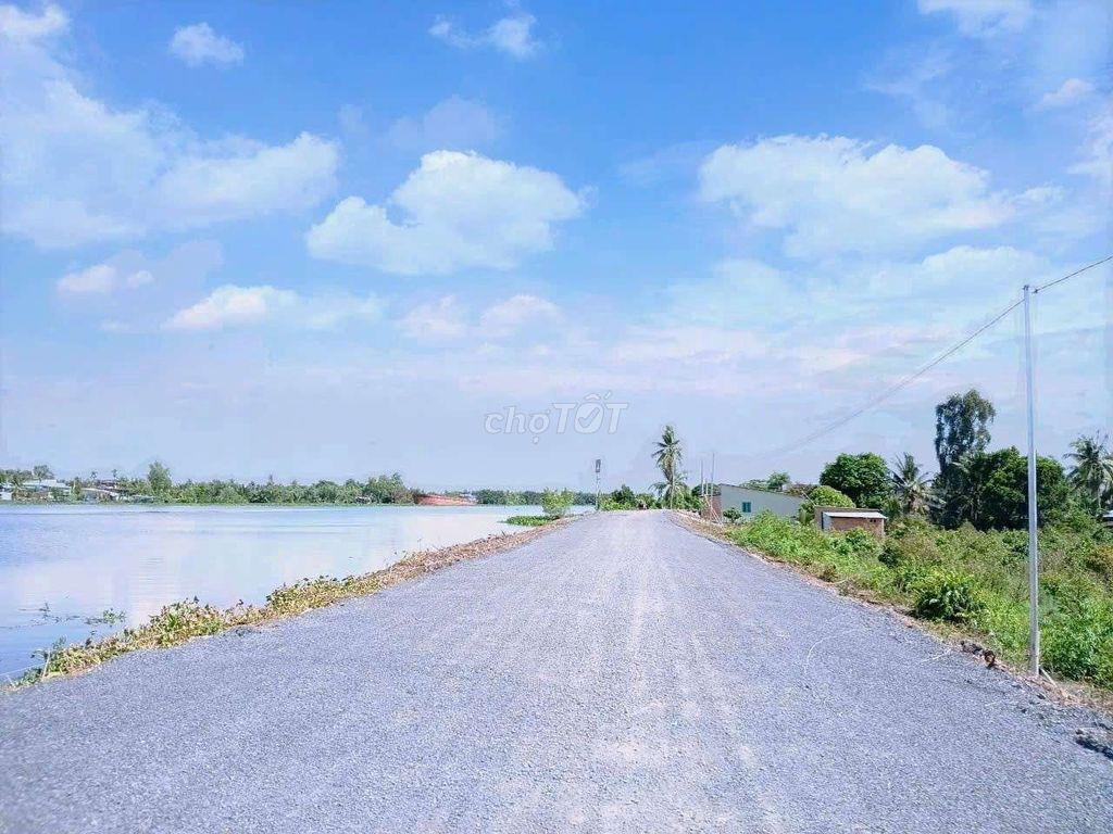 Hàng Vip, chỉ 810tr sở hữu 550m² đất vườn view Sông Vàm Cỏ