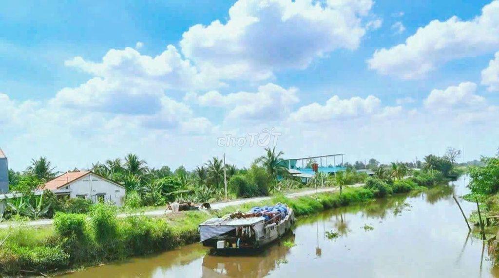 Hàng Vip, chỉ 590tr sở hữu 359m2 đất thổ vườn view kênh