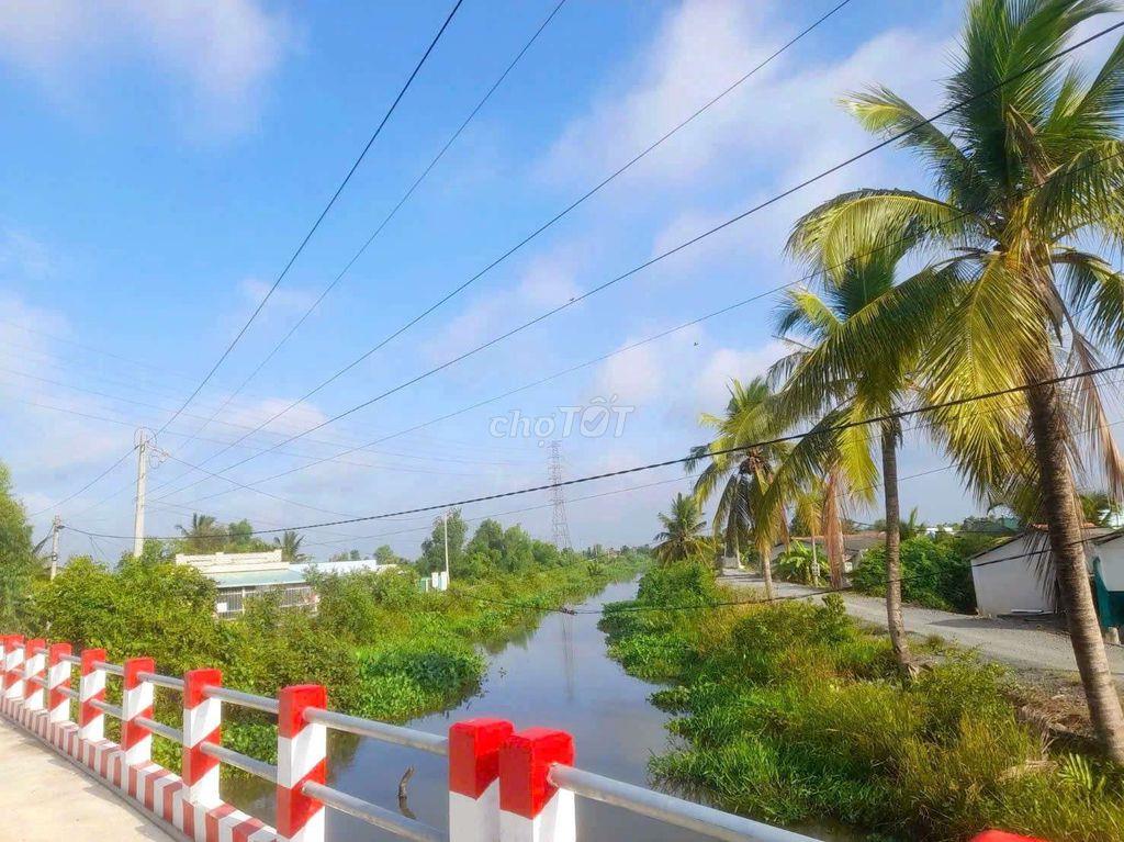 Hàng F0, chỉ 320tr sở hữu 500m² đất vườn view kênh