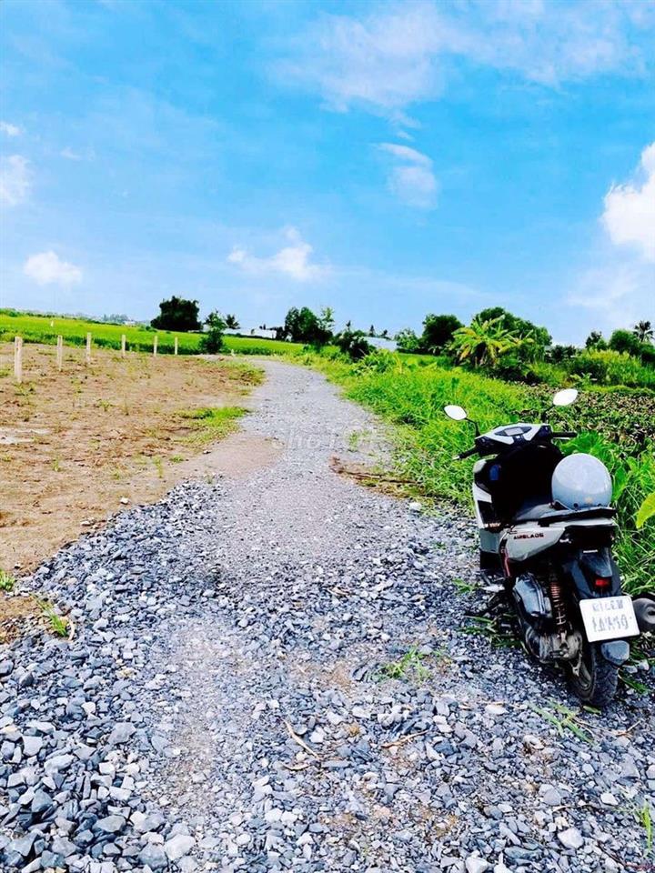 Quá ngộp, chốt nhanh 340tr sở hữu 148.6m2 đất thổ view kênh