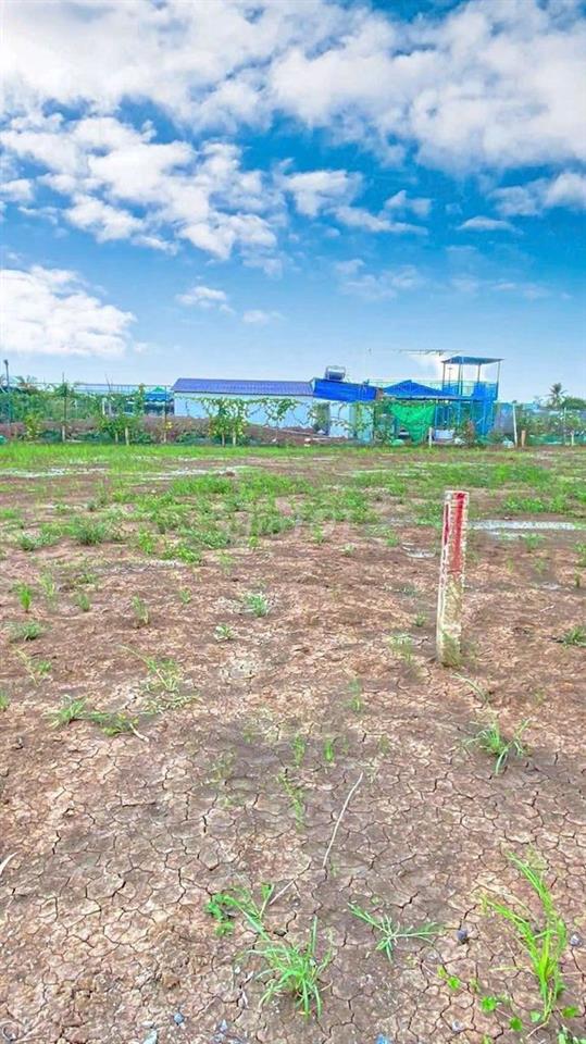 Quá ngộp, chốt nhanh 340tr sở hữu 148.6m2 đất thổ view kênh