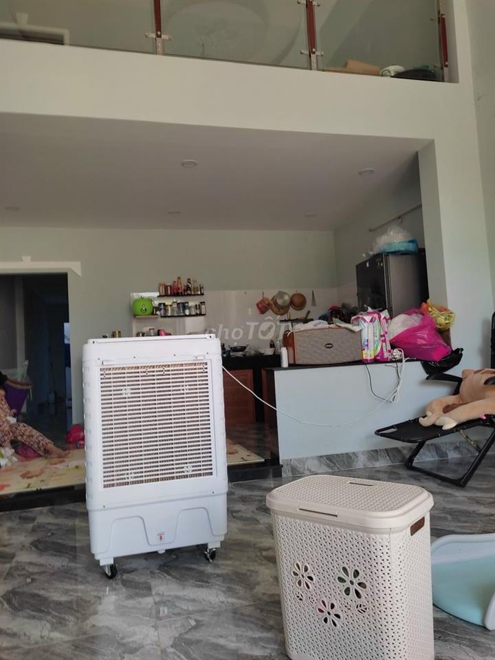 Nhà mới vô ở liền ko cần sửa .