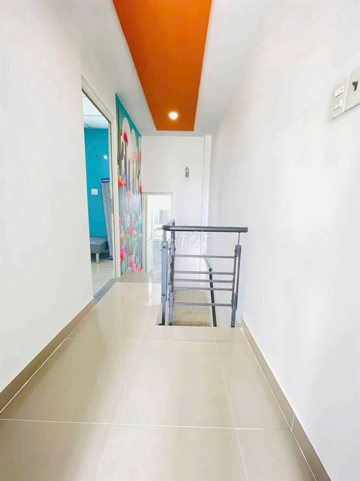 Do định cư nước ngoài bán rẻ căn nhà o mỹ hạnh bắc 370tr