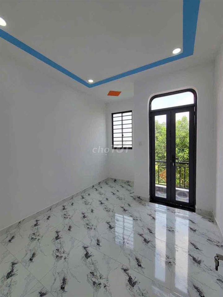 NHÀ NGAY CHỢ