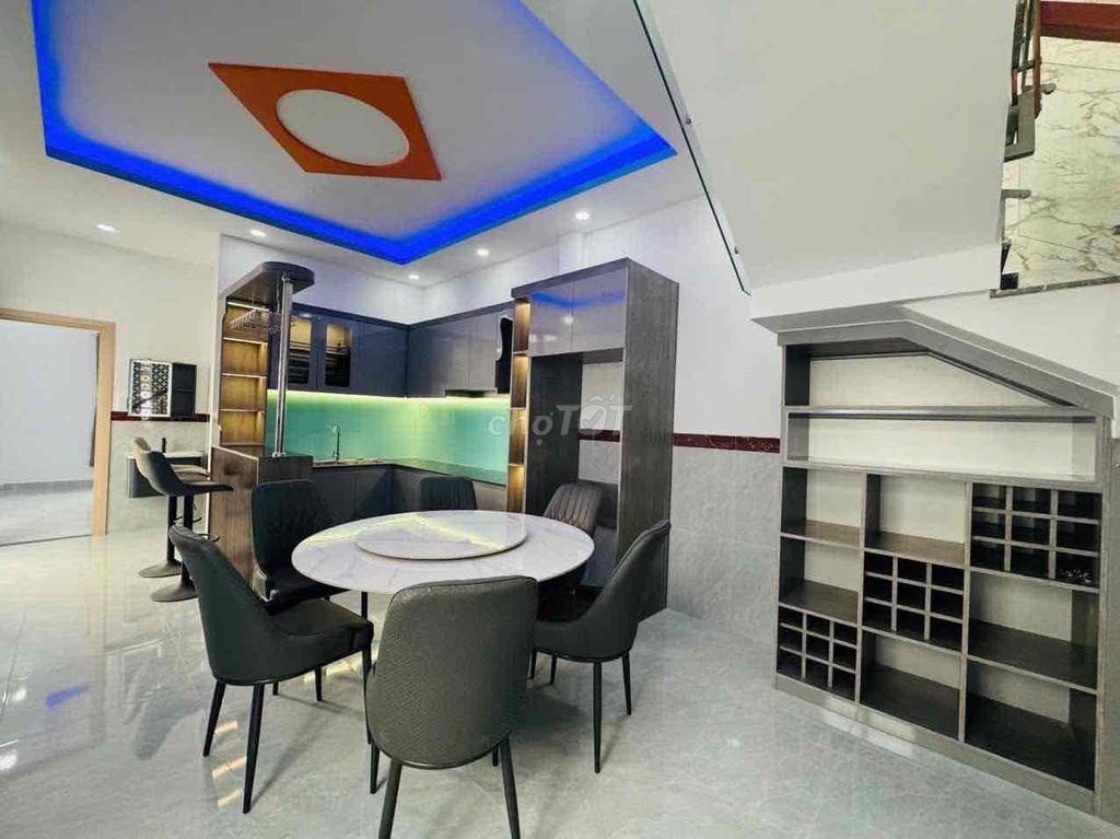 Chủ bán nhà đi nước ngoài