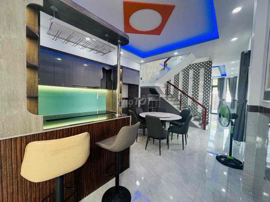 Chủ bán nhà đi nước ngoài