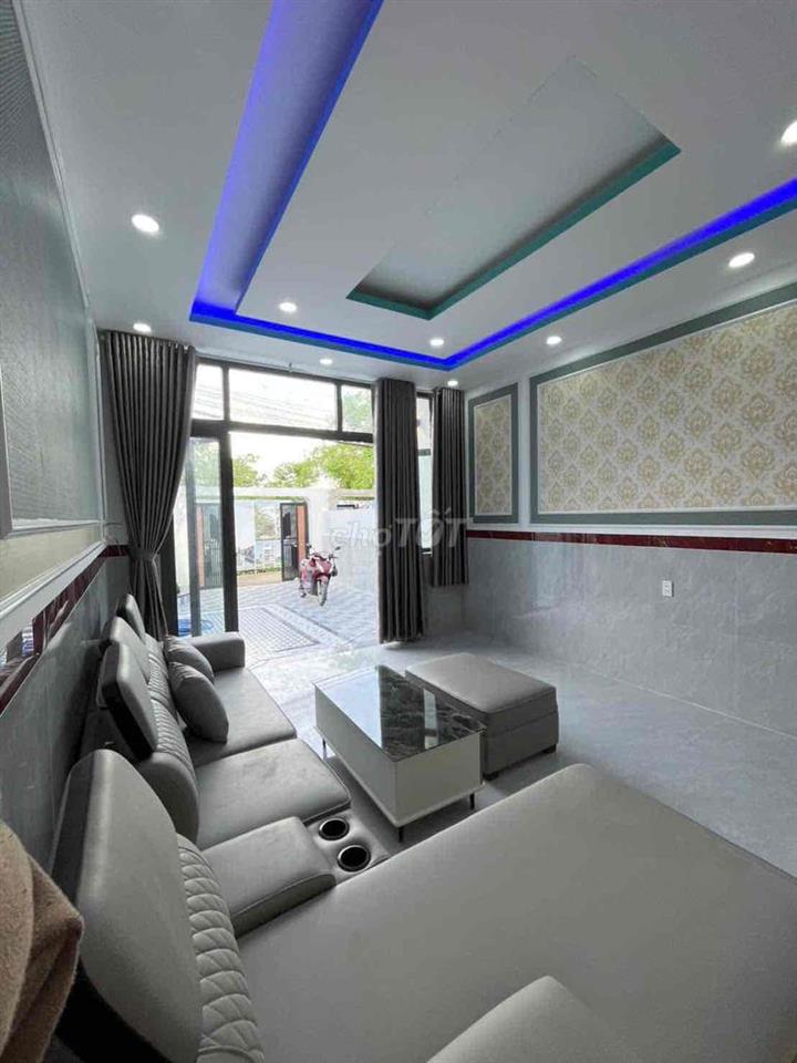 Chủ bán nhà đi nước ngoài