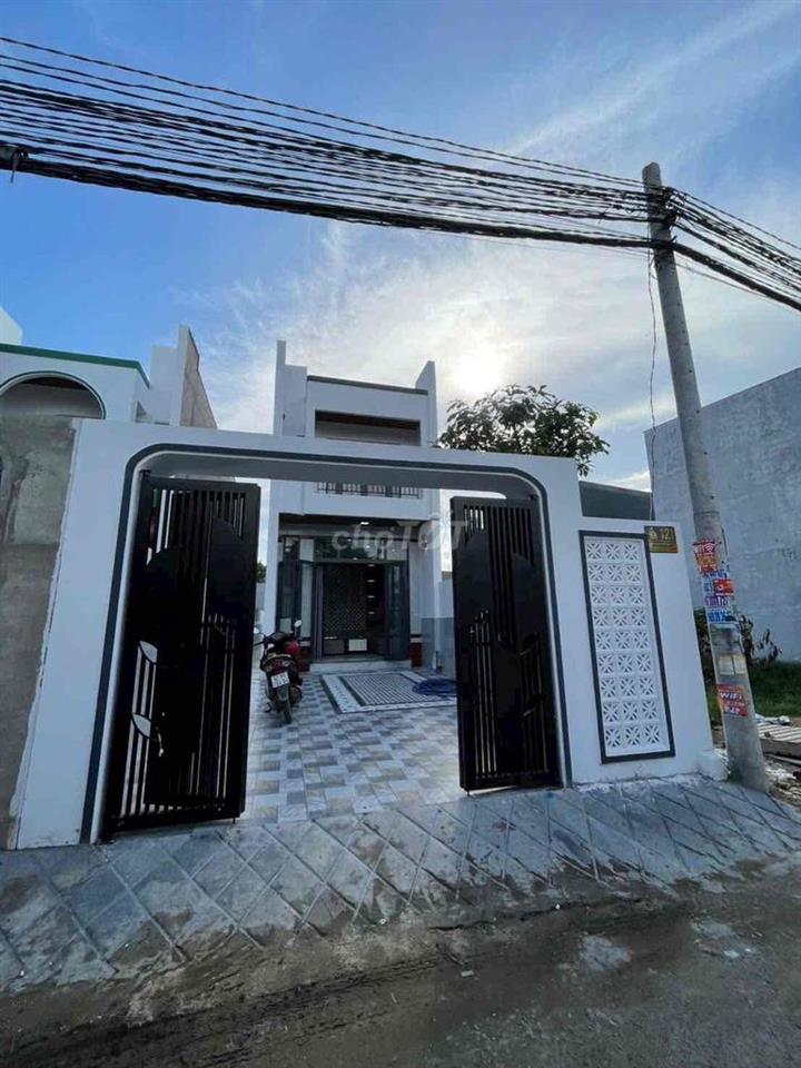 Chủ bán nhà đi nước ngoài