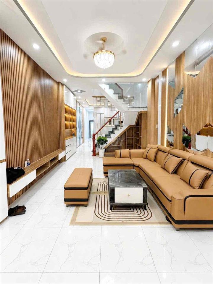 cần bán nhà 1 trệt 1 lầu hẻm xe hơi