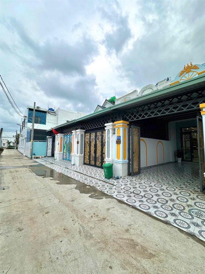cần bán nhà 1 trệt 1 lầu hẻm xe hơi