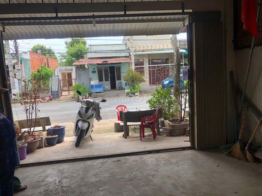 CẦN BÁN NHÀ CẤP 4 MẶT TIỀN KO TIẾP MÔI GIỚI