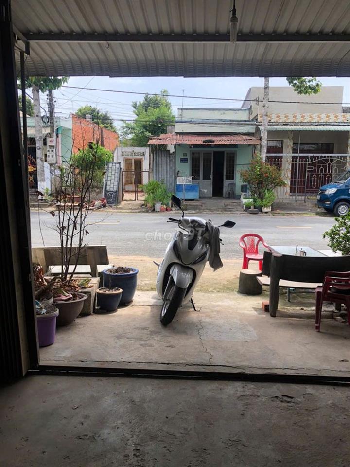 CẦN BÁN NHÀ CẤP 4 MẶT TIỀN KO TIẾP MÔI GIỚI