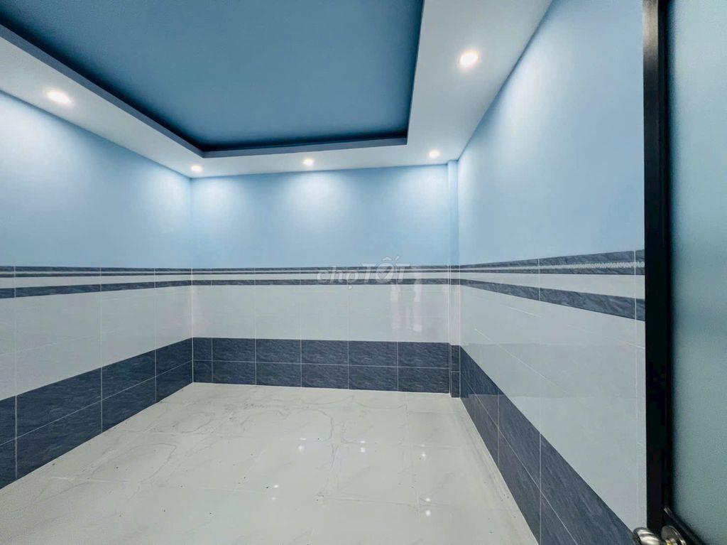 Bán nhà lầu mới xây gần ngay cổng chính cát tường phú sinh 