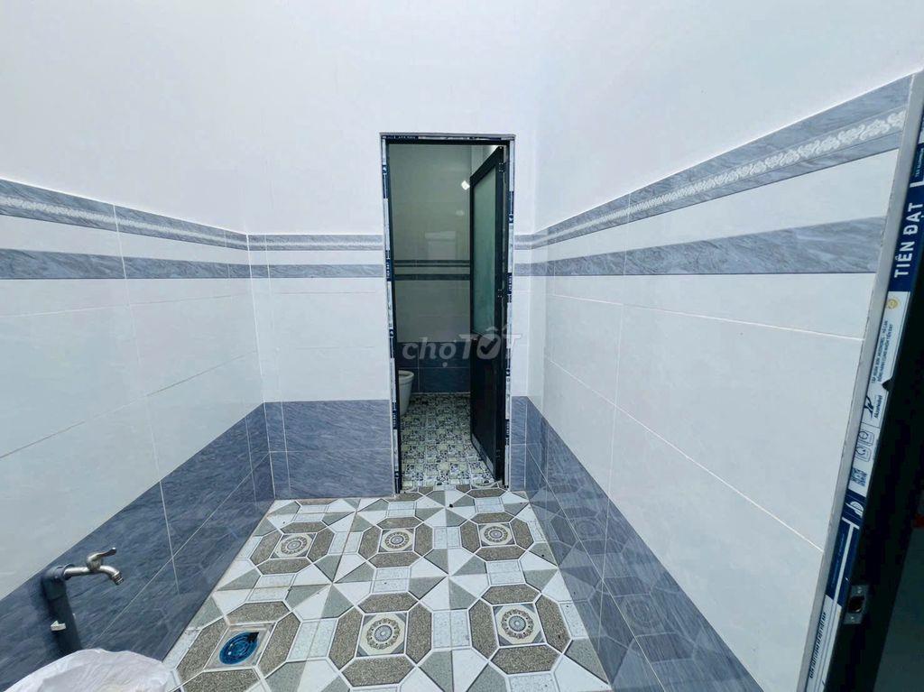 Bán nhà lầu mới xây gần ngay cổng chính cát tường phú sinh 