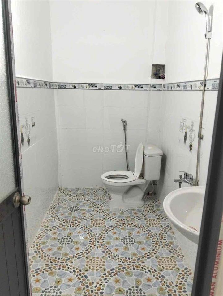 nhà bán 1 lầu 3 phòng ngủ 2 vệ sinh 1tỷ190tr thương lượng 9 chủ