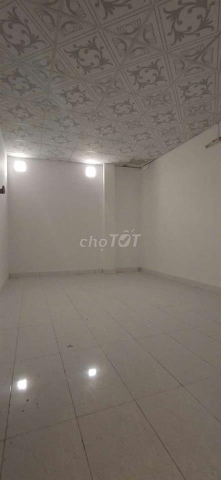 Nhà Xưởng mini 10x27 TC , MT xe tải cách Đ. 835 300m, Long Trạch LA