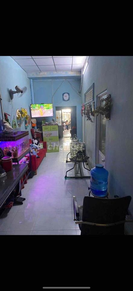 bán nhà ngay mặt tiền chợ đức hoà