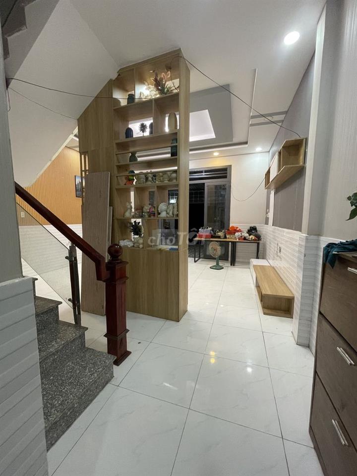 C.Chủ Bán nhà 96m2, 4PN, 1 trệt 1 lầu có sổ, Long Trạch, Cần Đước