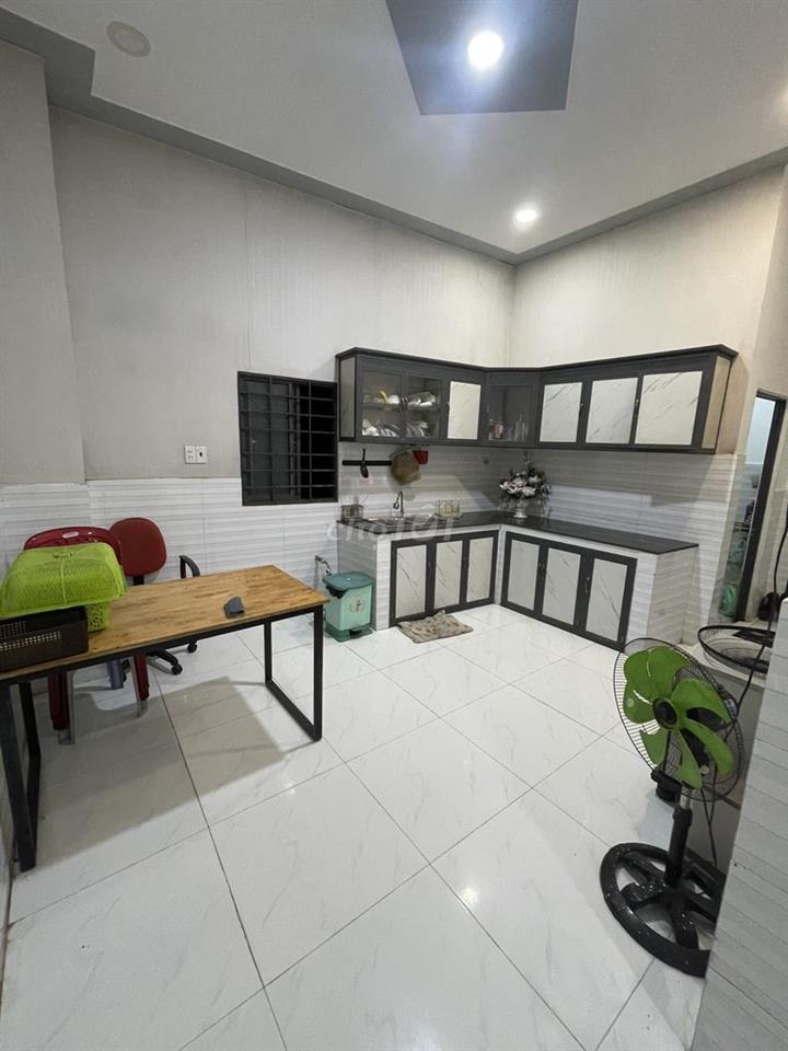 C.Chủ Bán nhà 96m2, 4PN, 1 trệt 1 lầu có sổ, Long Trạch, Cần Đước