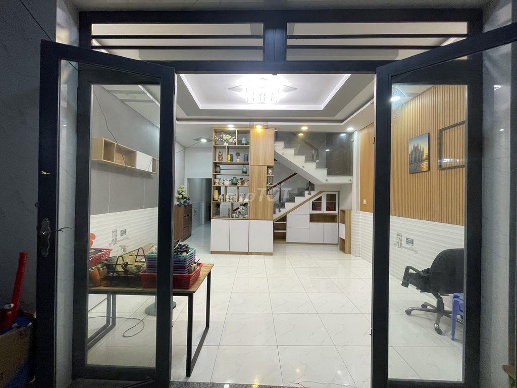 C.Chủ Bán nhà 96m2, 4PN, 1 trệt 1 lầu có sổ, Long Trạch, Cần Đước