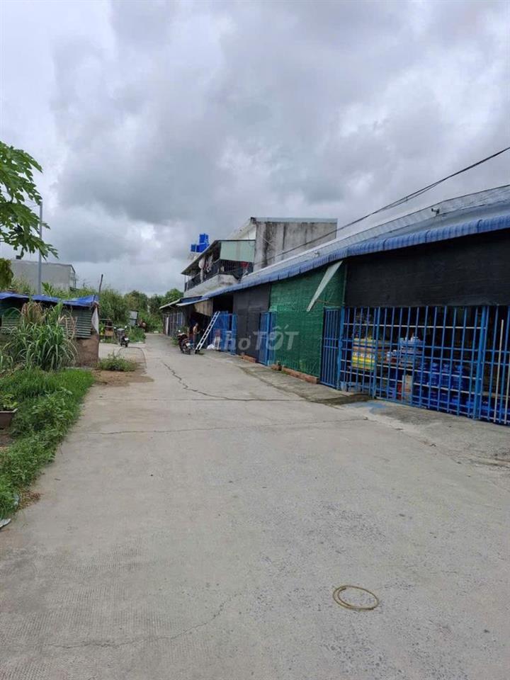 Nhà 1 trệt 1 lửng 1 lầu + dãy nhà trọ & Ki-ốt