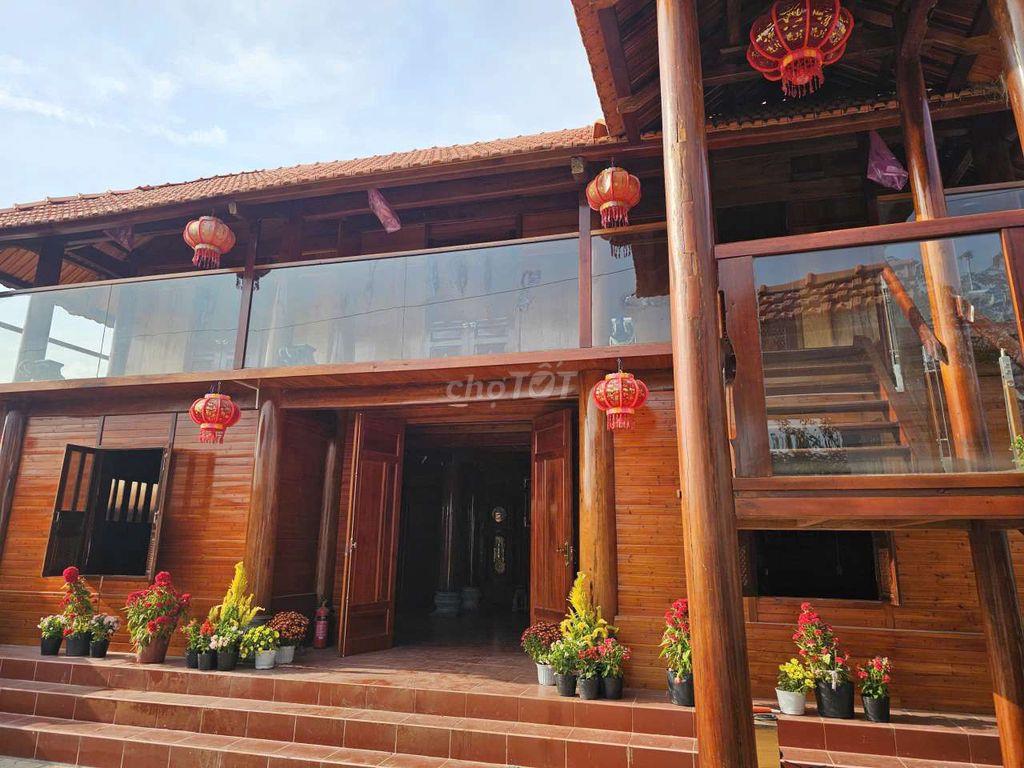 BÁN NHÀ GỖ SIÊU ĐẸP