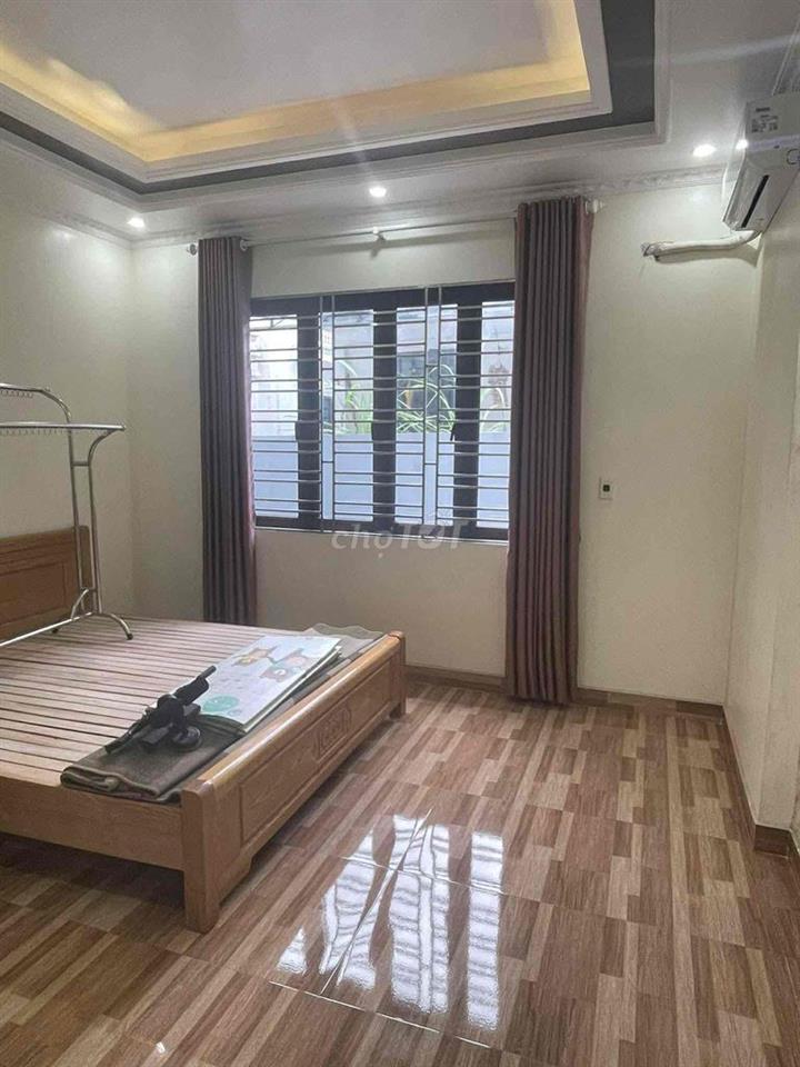 BÁN NHà NGÔ GIA TỰ