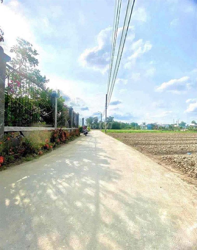 Cấn bán 500 m2 / thổ cư/ giá 3 tỷ
