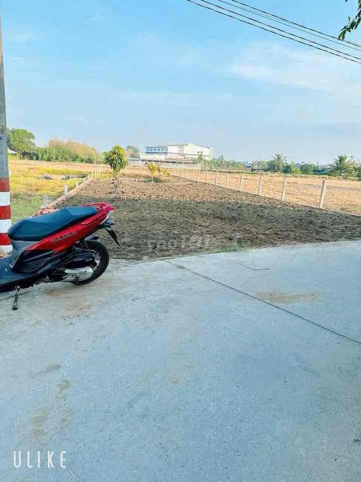 Cấn bán 500 m2 / thổ cư/ giá 3 tỷ