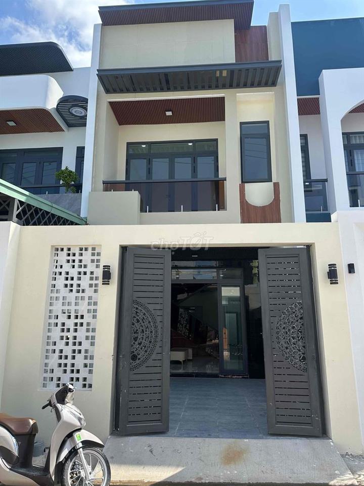Nhà phố 1trêt 1 lầu