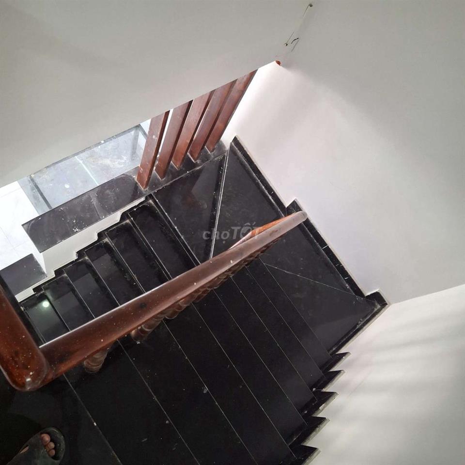 BÁN NHÀ VỊ TRÍ ĐẸP GÍA RẺ