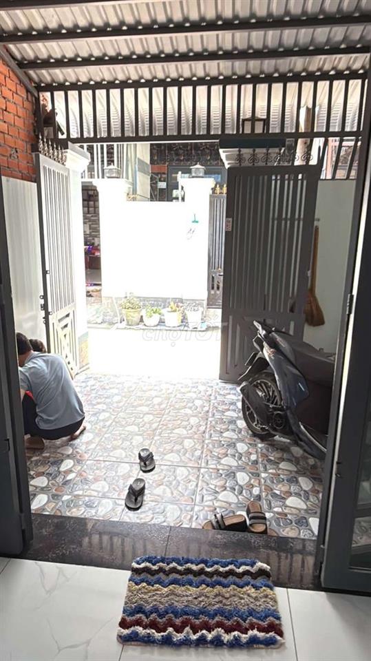 Bán nhà đường tập đoàn 4 . Ngã 3 tân kim , 