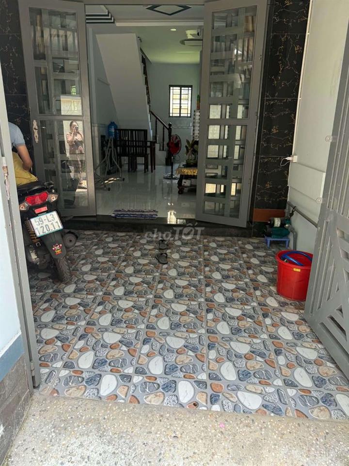 Bán nhà đường tập đoàn 4 . Ngã 3 tân kim , 