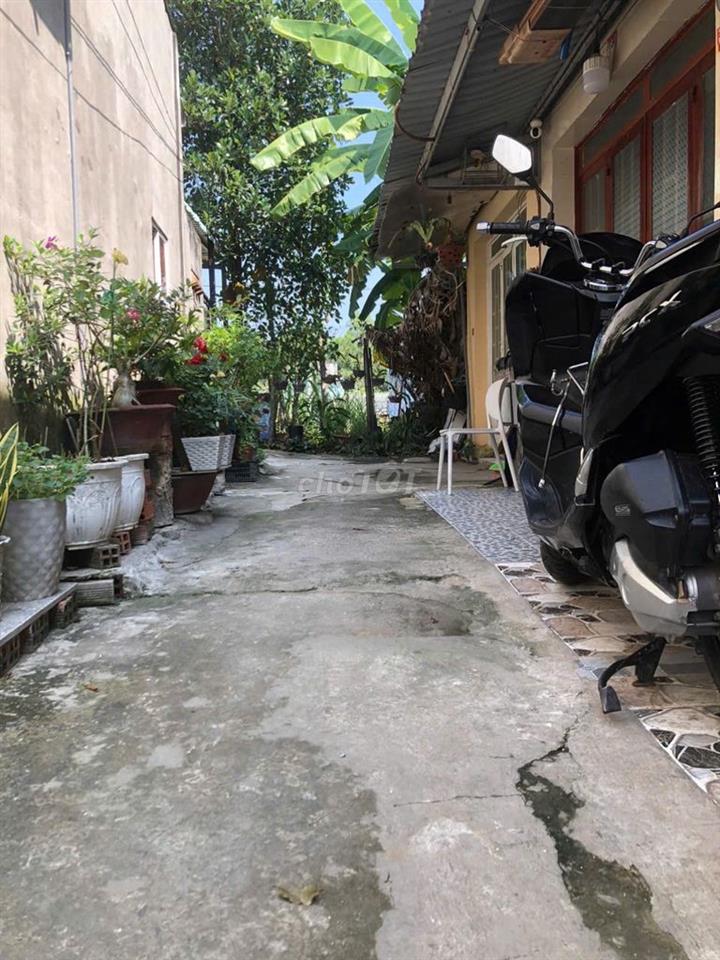 Cho thuê nhà nguyên căn còn mới, giá rẻ, gần KCN Long Hậu