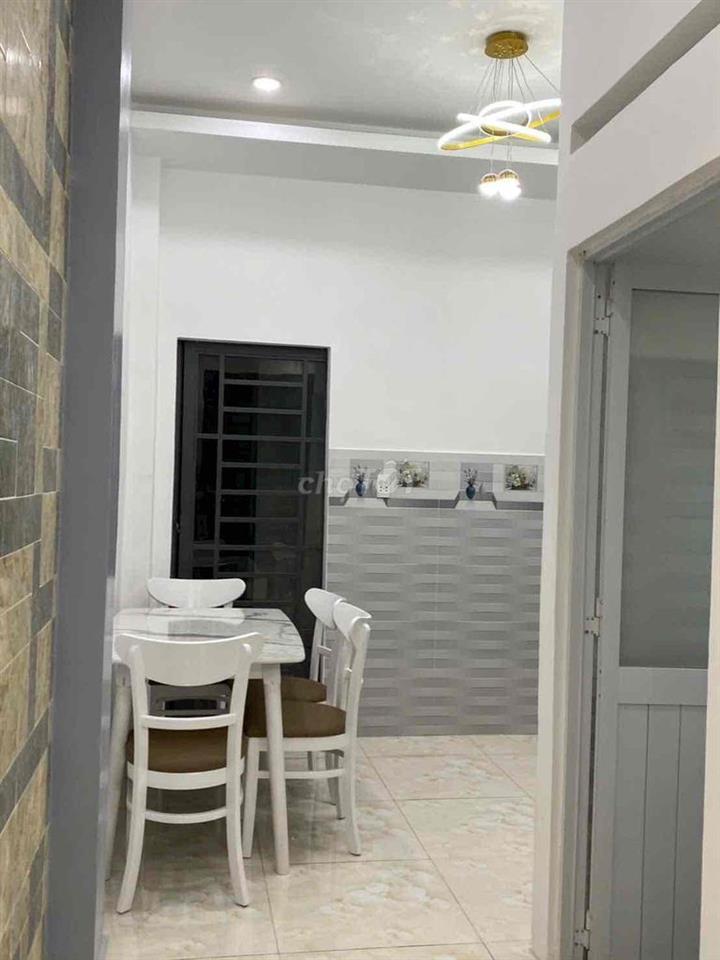 nhà 1 trệt 2 lầu 4 phòng ngủ 3 wc
