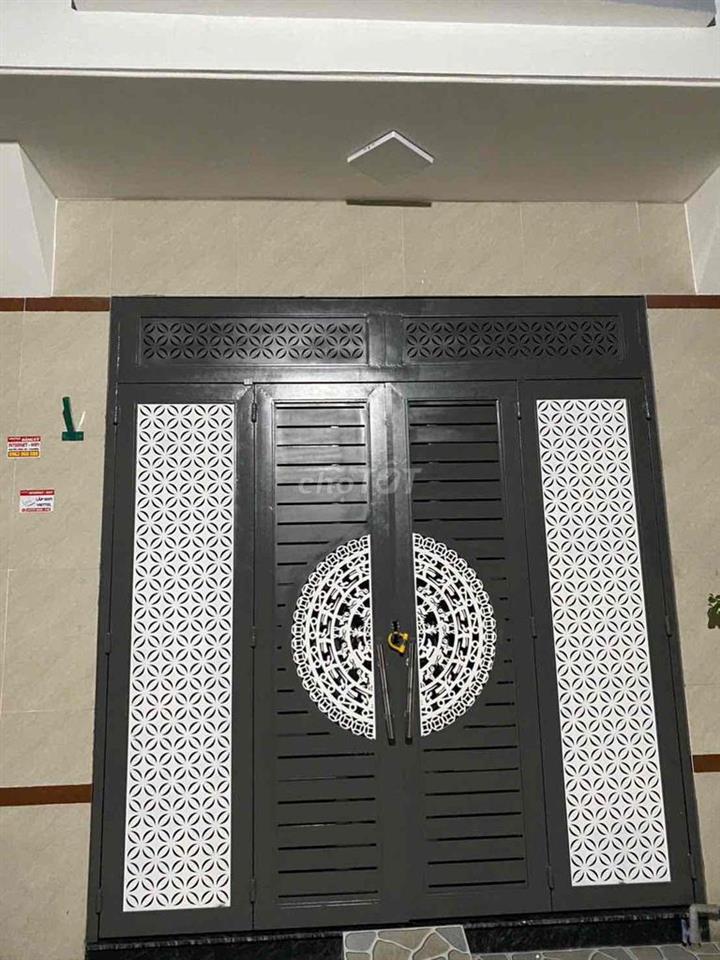 nhà 1 trệt 2 lầu 4 phòng ngủ 3 wc