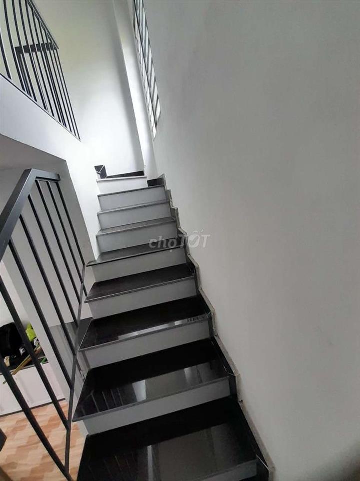 Bán nhà 1 trệt 1 lầu 32m2 Mỹ Hạnh Bắc, Long An