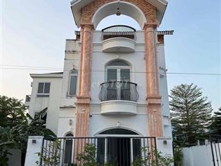 Nhà cho thuê