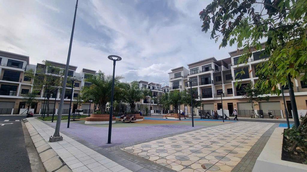 Cho thuê Nhà phố 4 lầu 100m2, đối diện công viên dự án T&T Long Hậu