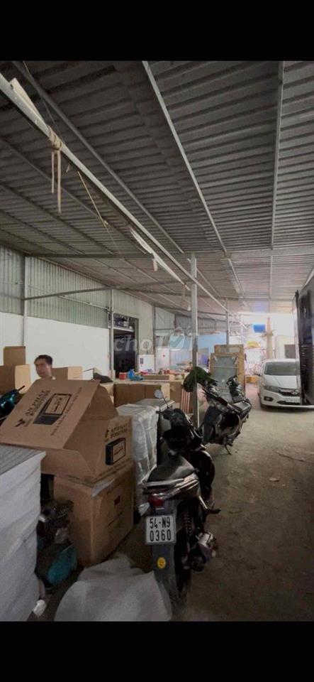 Bán nhanh Kho 900m2 Full thổ MT DT826 Gần KCN Cầu Tràm