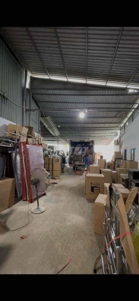 Bán nhanh Kho 900m2 Full thổ MT DT826 Gần KCN Cầu Tràm